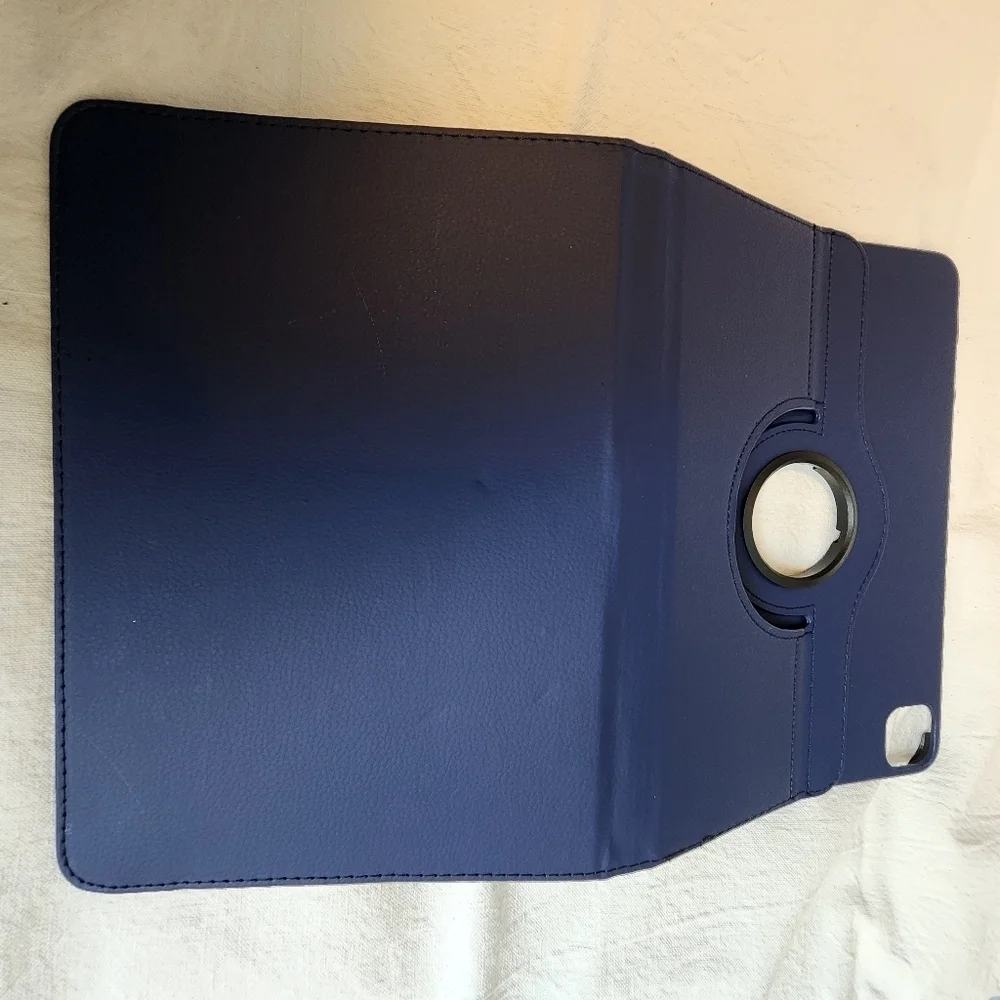 Rotaiting IPad Navy Blue Case NWT